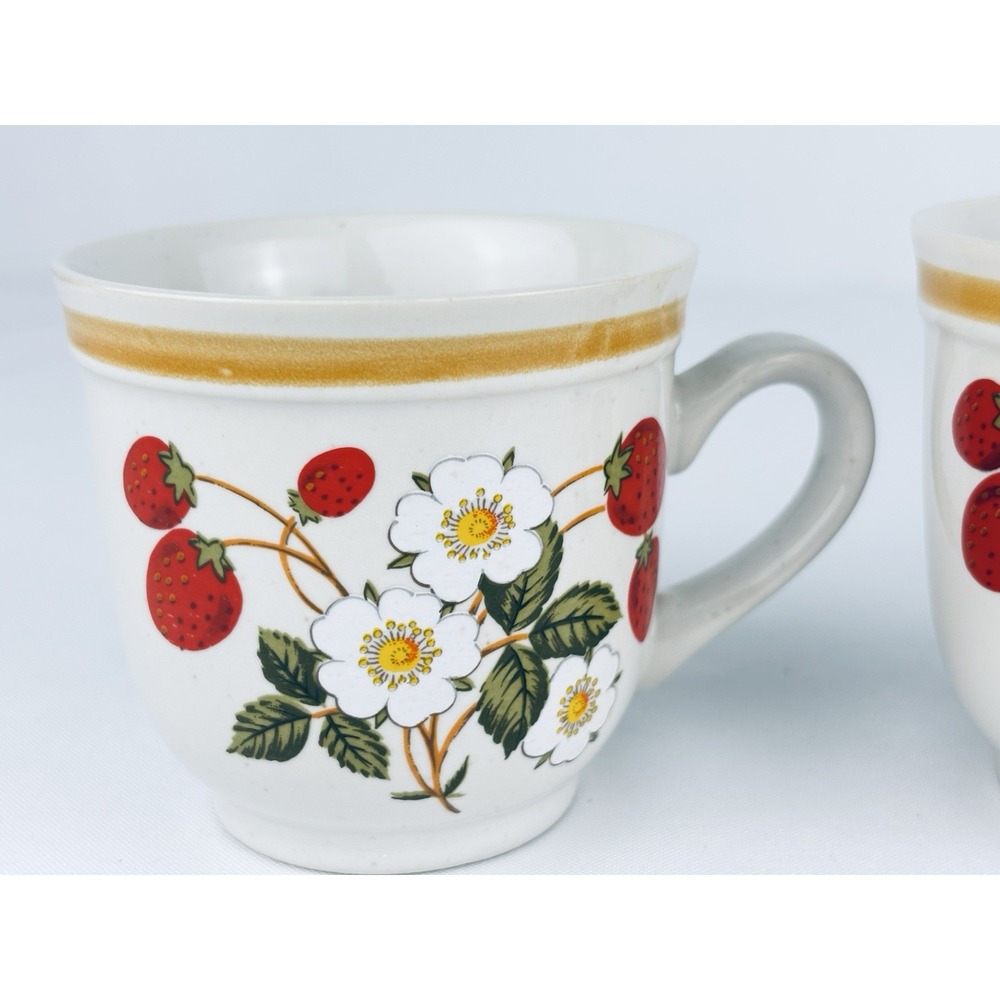 Vintage MCM Strawberries 'N Cream Stoneware Coffee Cup Mug - Set 0f 3 - Japan